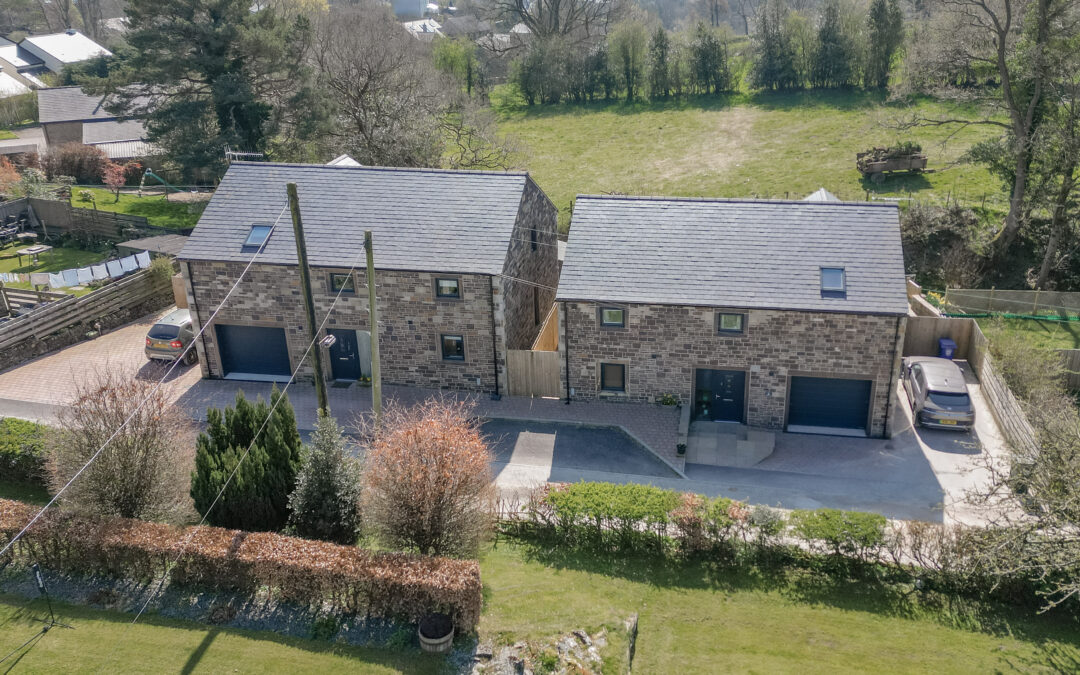 Riverbank Cottages